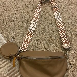 Stylish Tan Crossbody Bag/fanny pak